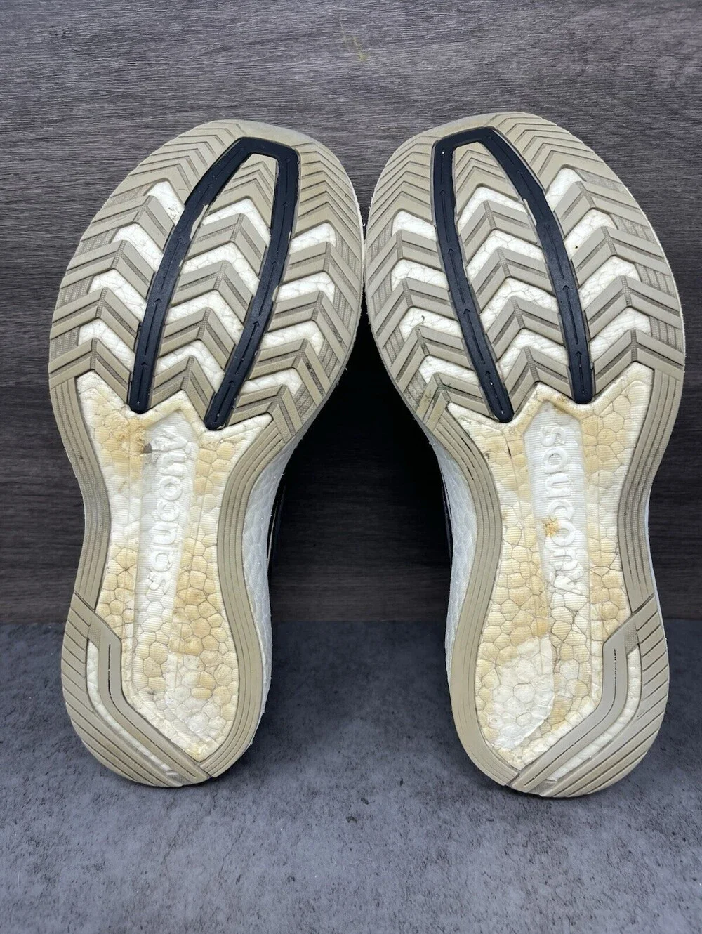 Saucony shoes sku